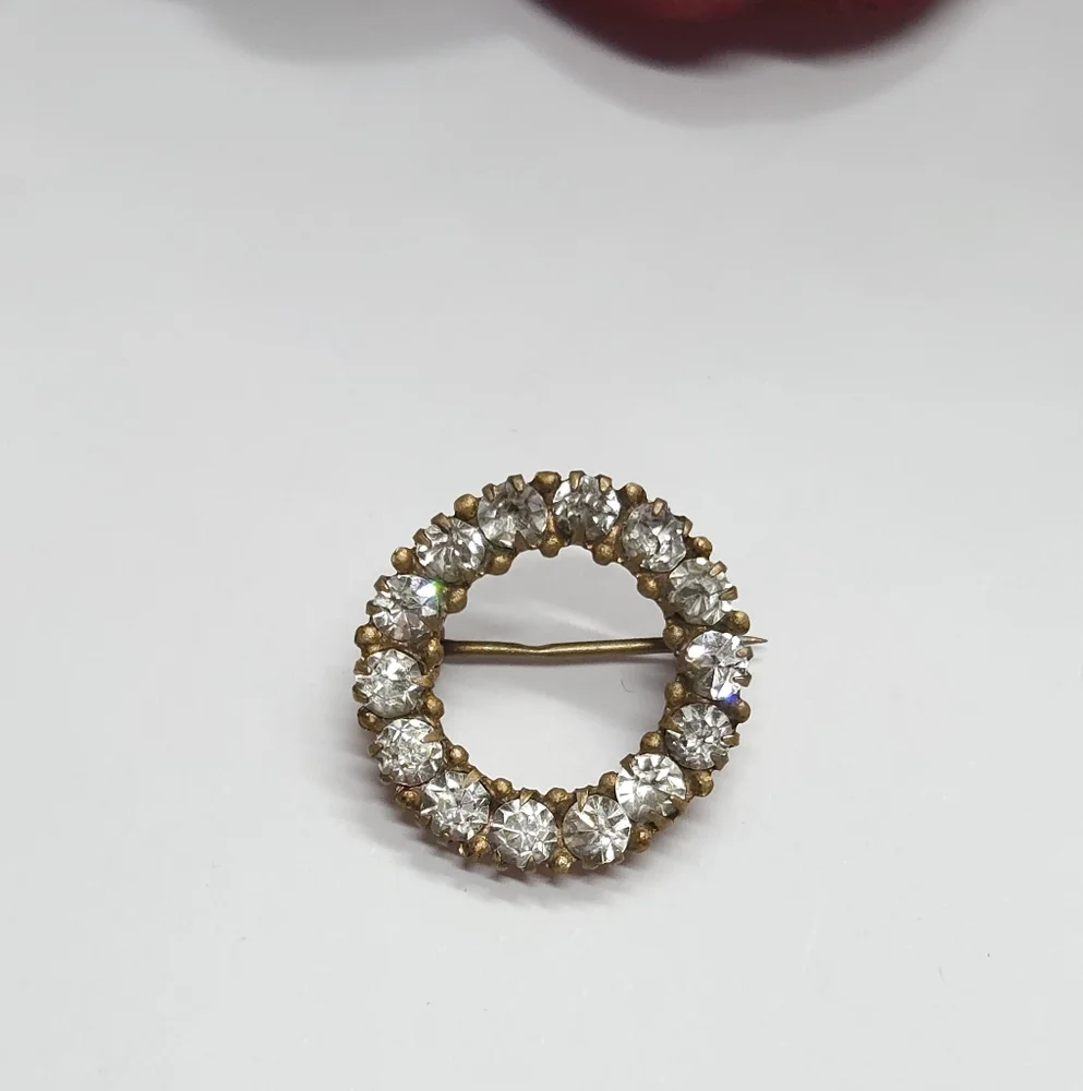 Antique Gold Plated Crystal Open Circle Brooch